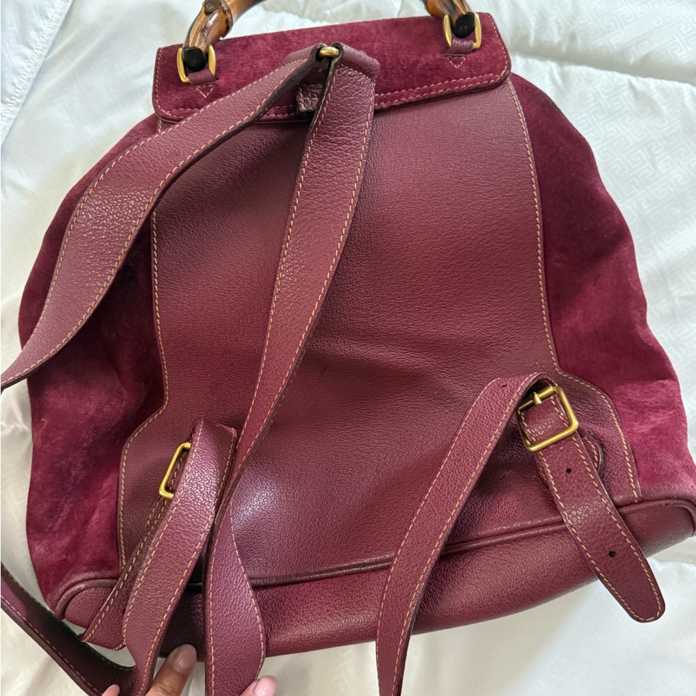 Gucci Red Backpack with Suede Material and Structured Design - Picture 3 of 3